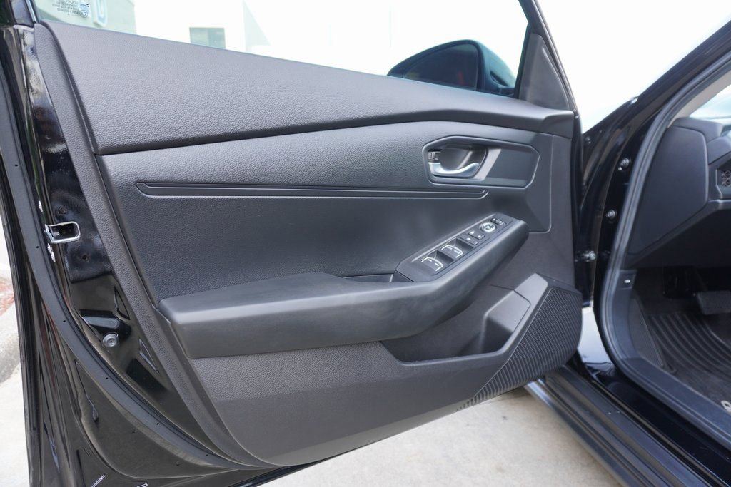 Used 2025 Honda Accord LX image 8