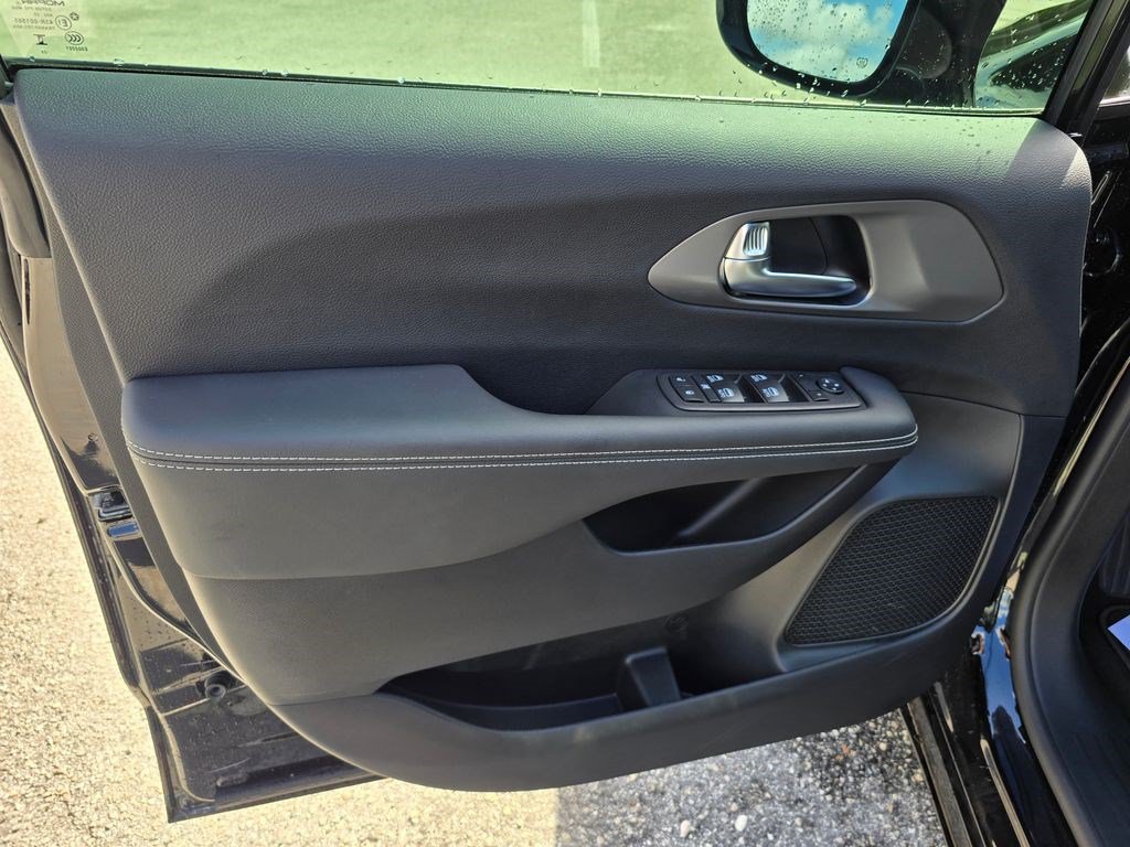 New 2026 Chrysler Voyager LX FWD image 13