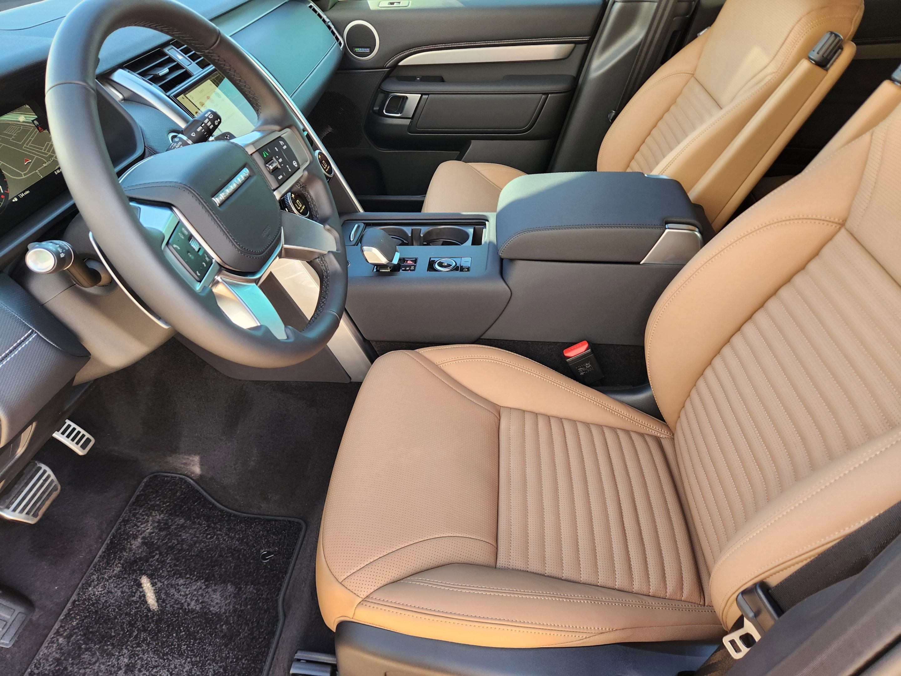 New 2026 Land Rover Discovery Limited Edition AWD/4WD image 8
