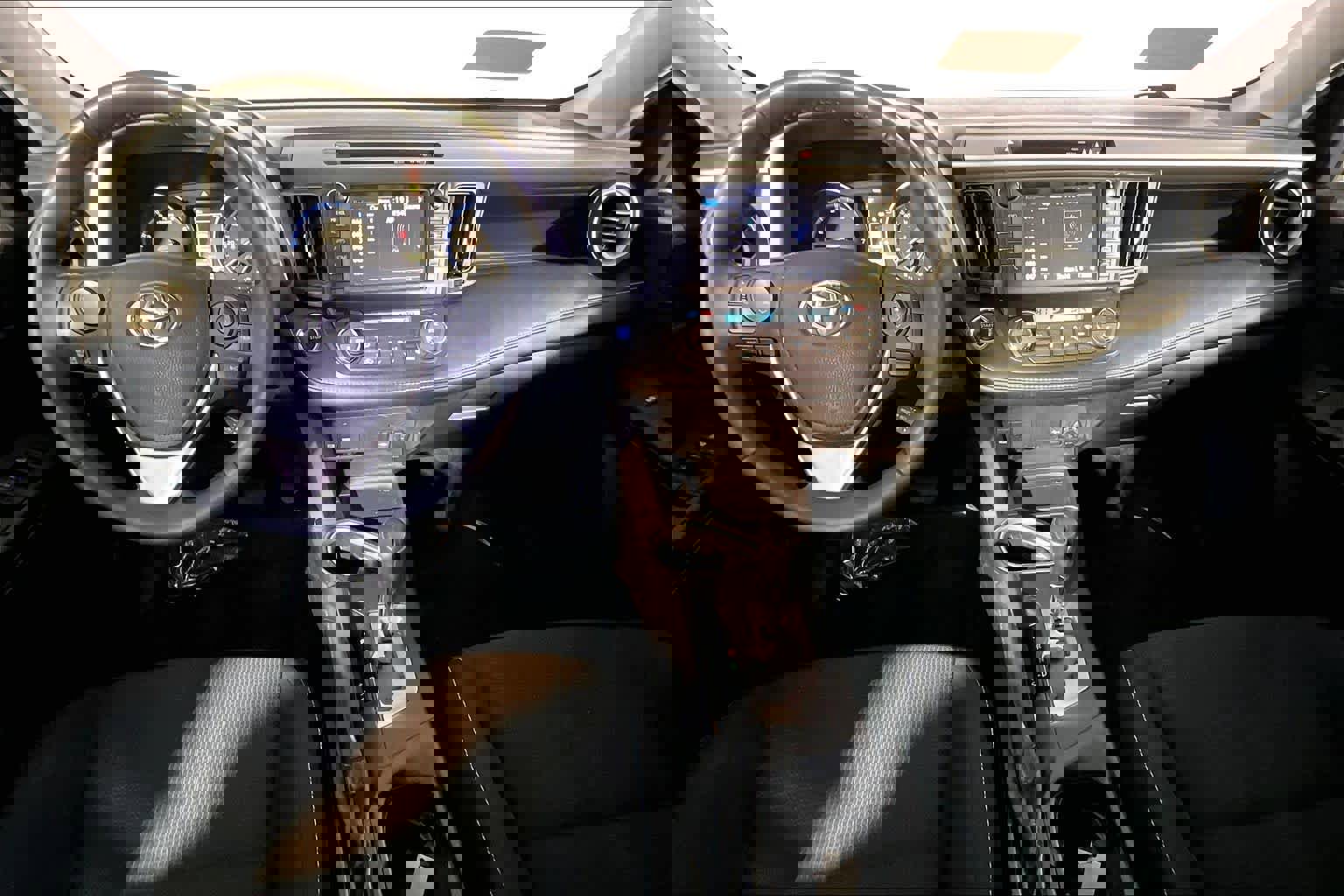 Used 2017 Toyota RAV4 XLE image 15