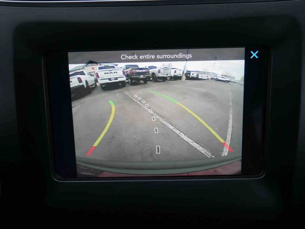 Used 2019 Jeep Cherokee Latitude w/ Popular Appearance Group image 29