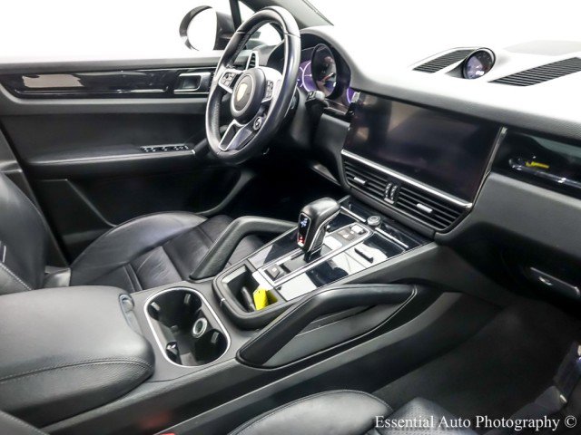Used 2021 Porsche Cayenne Coupe image 32