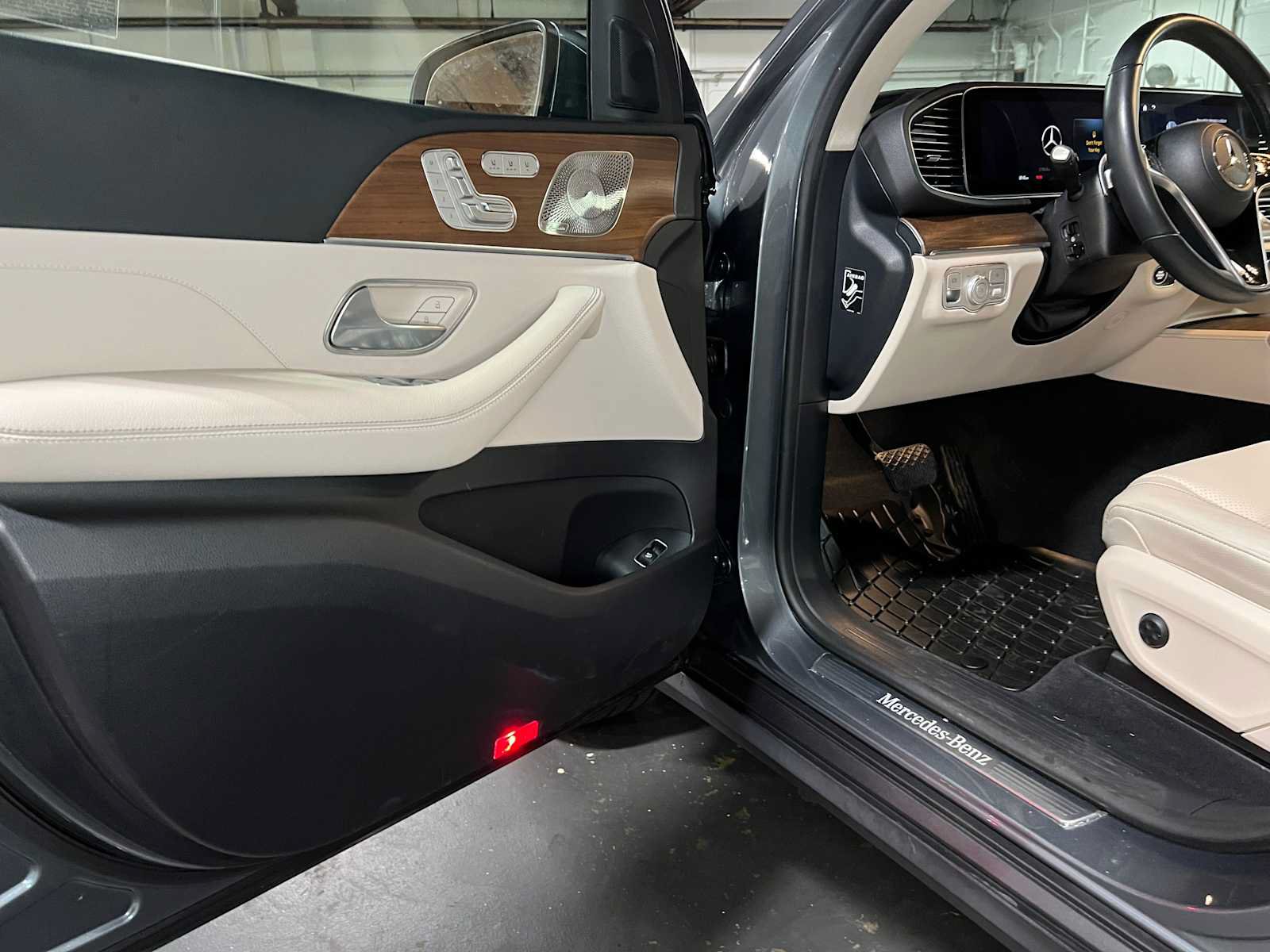 Used 2024 Mercedes-Benz GLE 450 4MATIC image 21