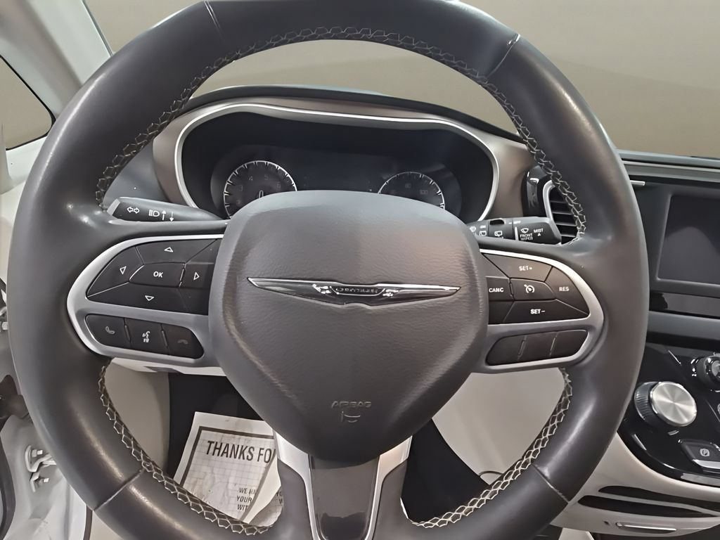 Used 2022 Chrysler Voyager LX FWD image 28
