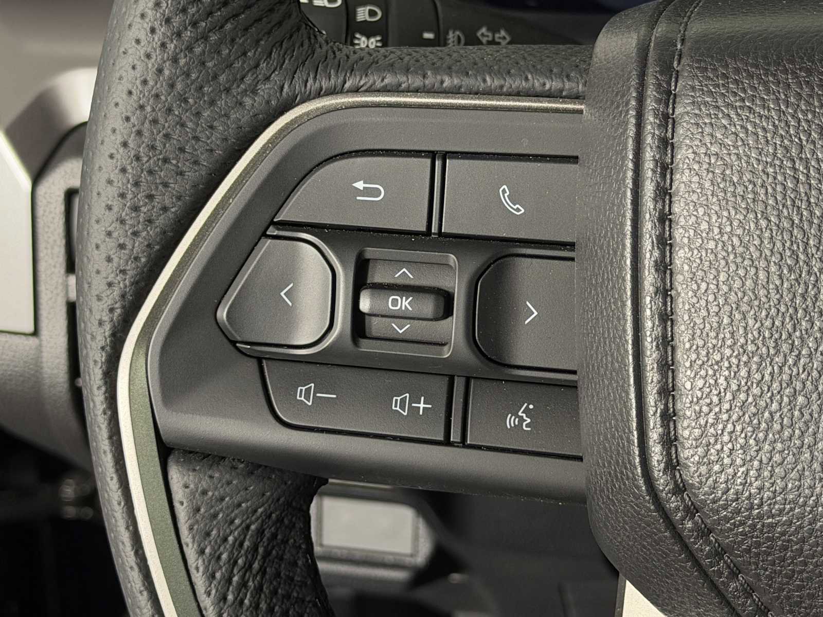 Used 2025 Toyota Tacoma TRD Off-Road AWD/4WD image 25