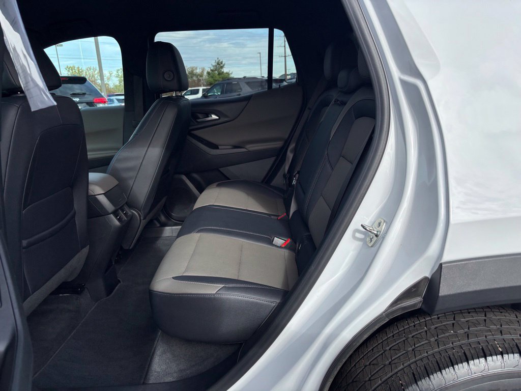 Used 2025 Chevrolet Equinox LT w/ Convenience Package II FWD image 16