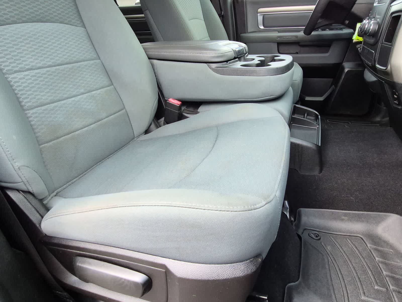 Used 2019 RAM 1500 Classic SLT AWD/4WD image 19
