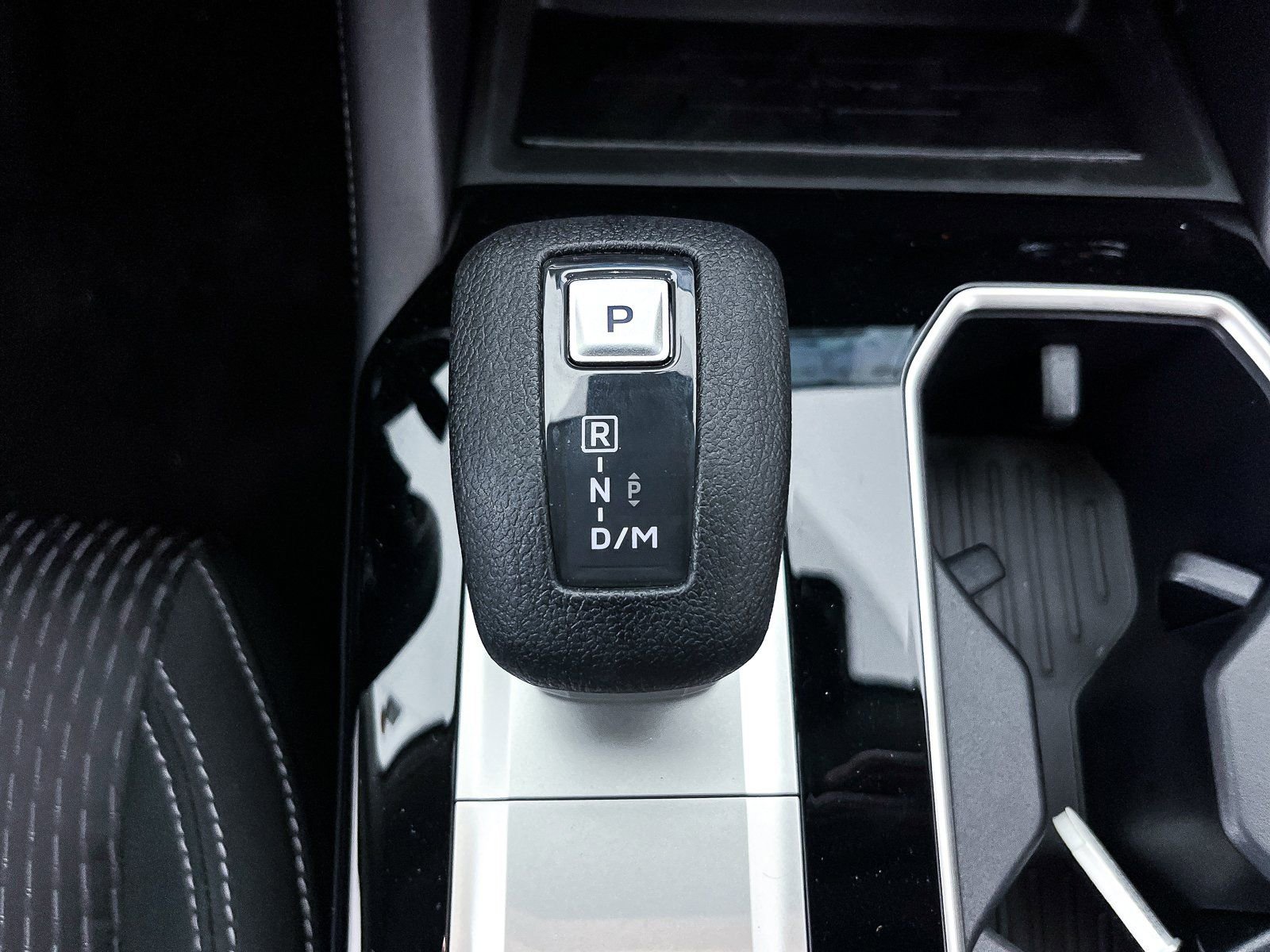 New 2025 Mitsubishi Outlander ES image 18