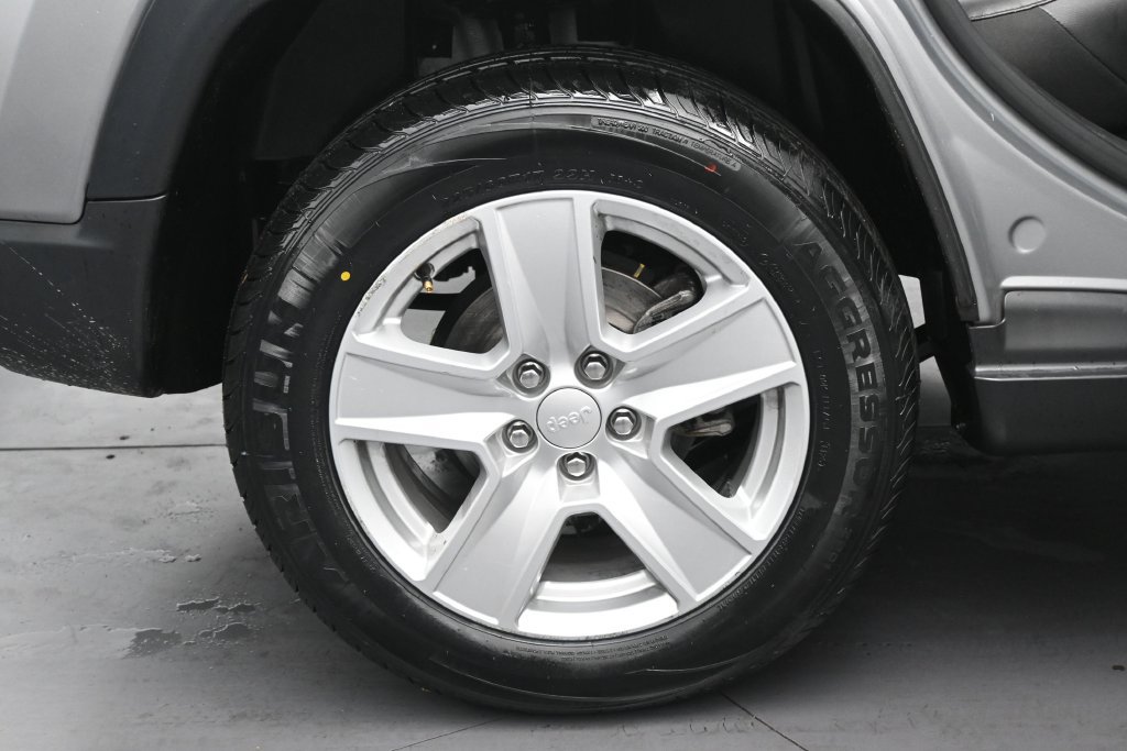 Used 2022 Jeep Compass Latitude w/ Convenience Group AWD/4WD image 10