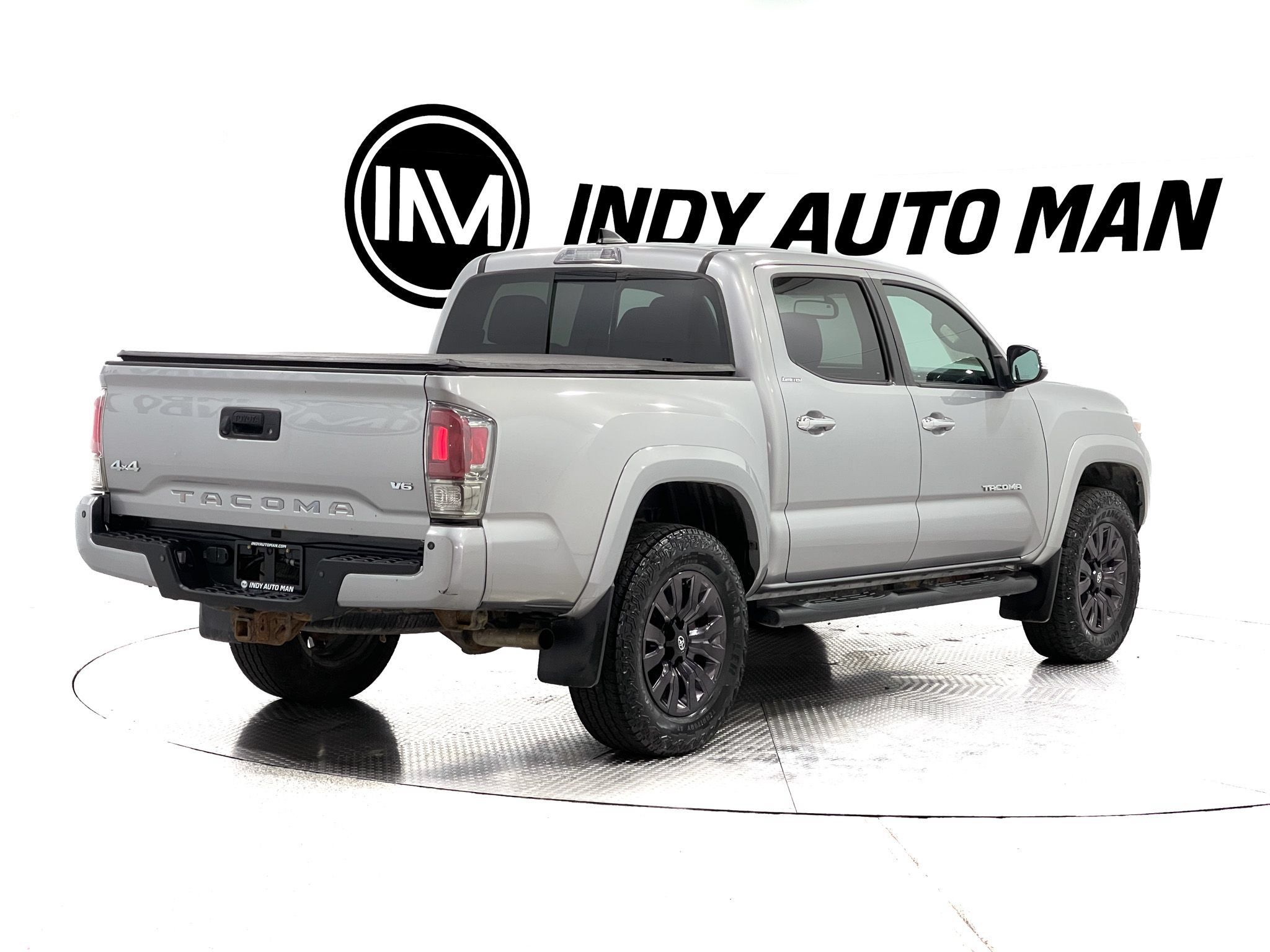 Used 2017 Toyota Tacoma Limited w/ Tow Package AWD/4WD image 4