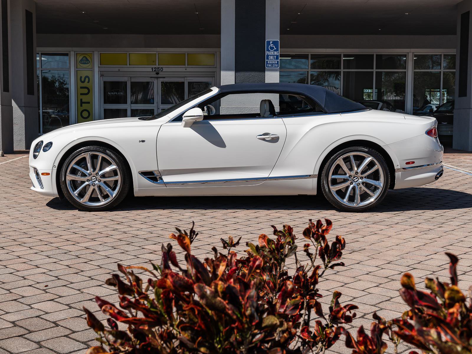 Used 2022 Bentley Continental GT image 25