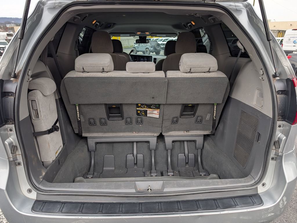 Used 2020 Toyota Sienna LE image 7