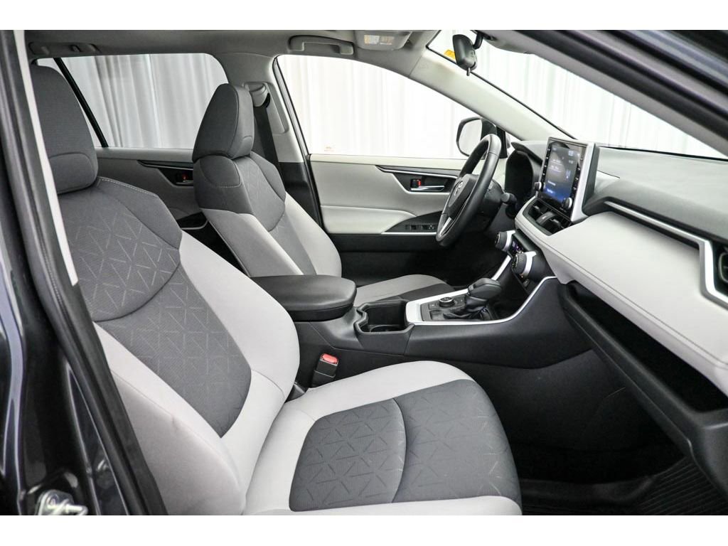 Used 2022 Toyota RAV4 XLE w/ Convenience Package image 16