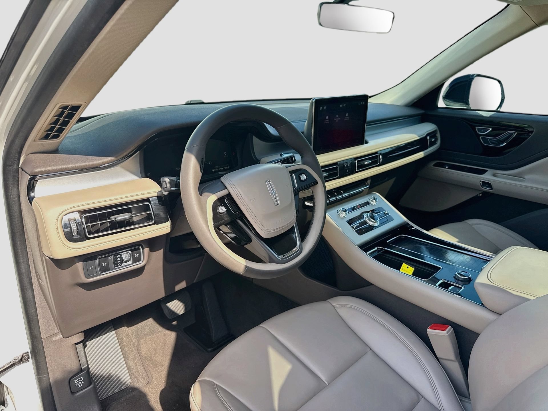 Used 2023 Lincoln Aviator 2WD w/ Premium Package image 28