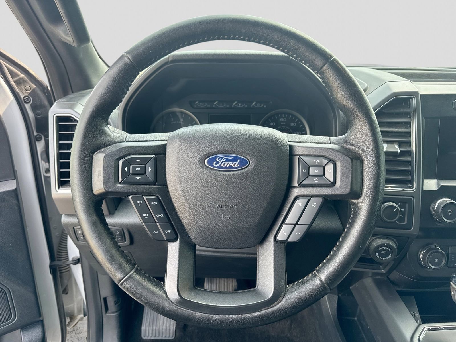 Used 2020 Ford F150 XLT w/ Equipment Group 302A Luxury AWD/4WD image 27