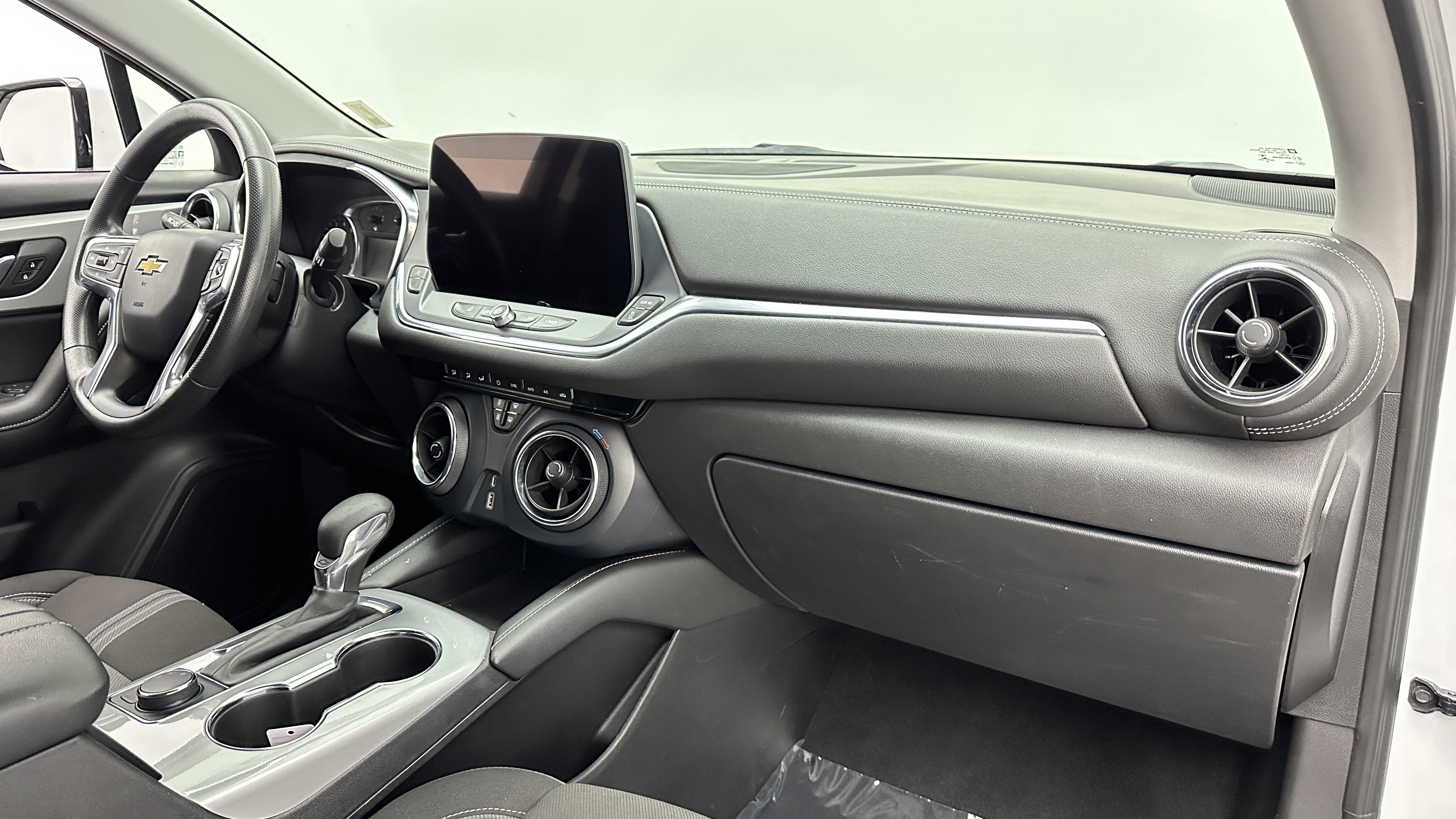 Used 2023 Chevrolet Blazer LT image 35