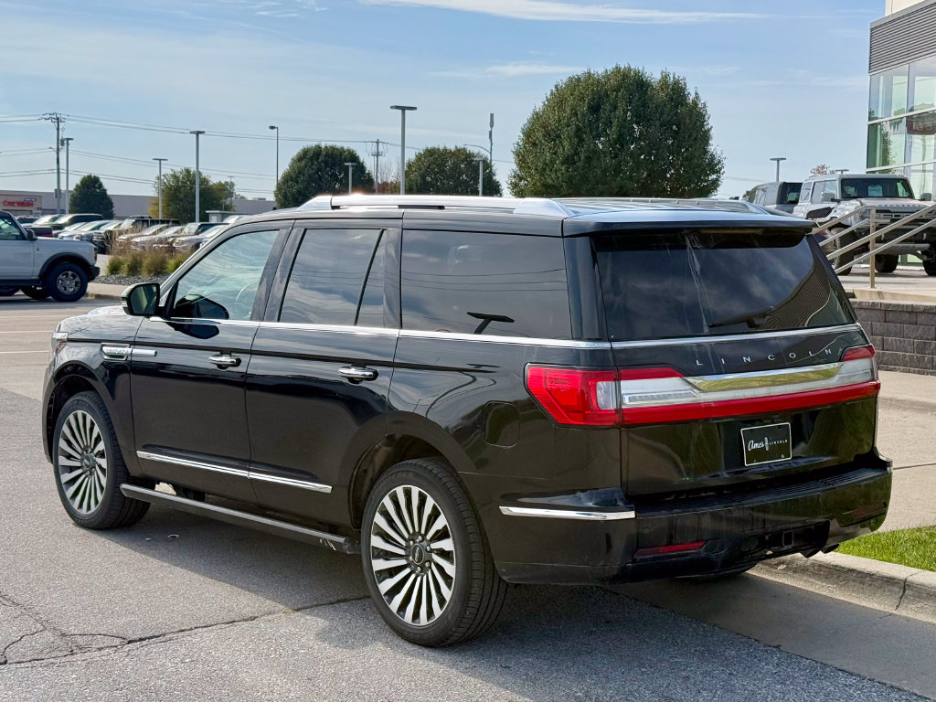 Used 2018 Lincoln Navigator Reserve w/ Technology Package AWD/4WD image 4
