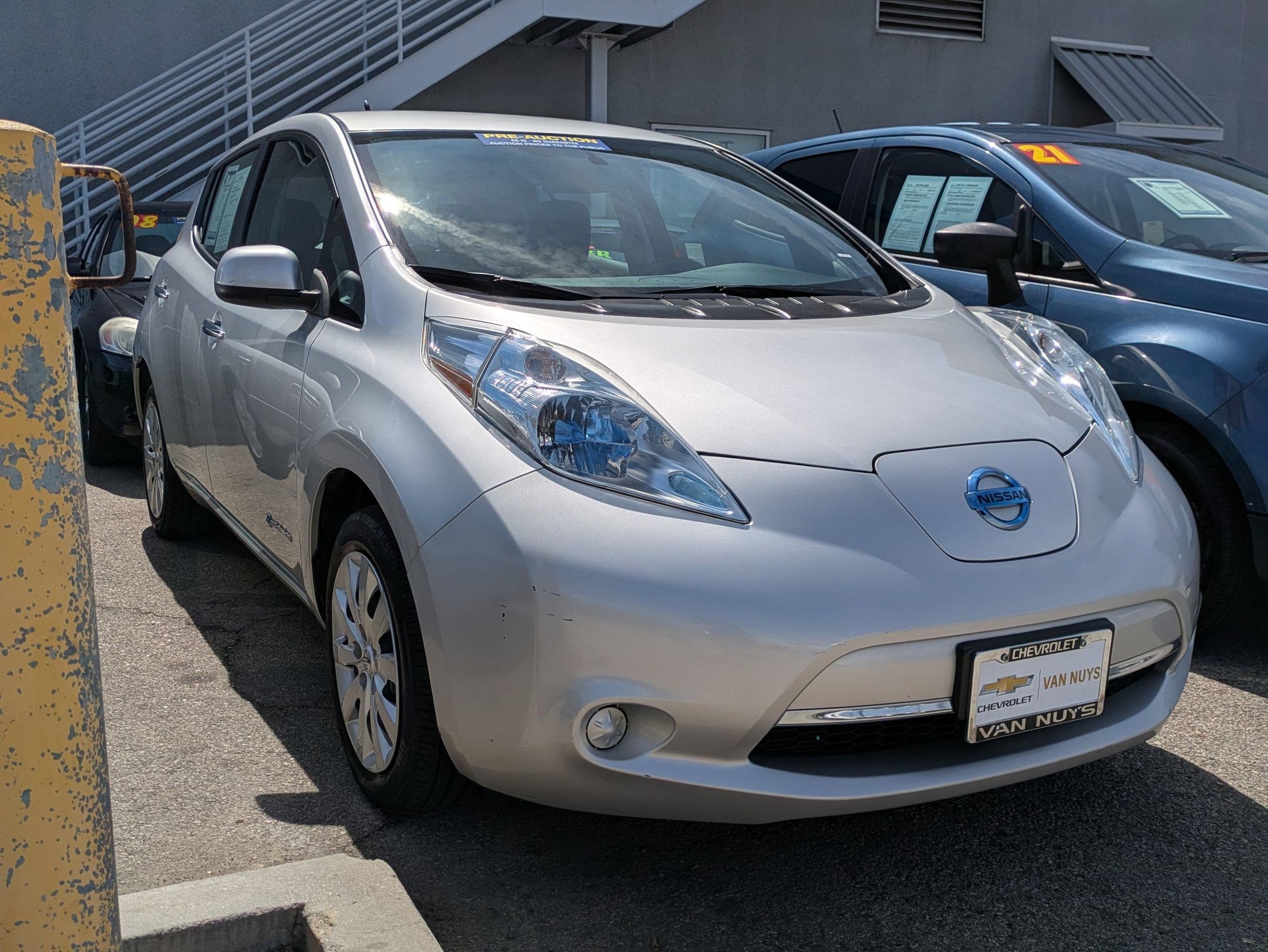 Used 2013 Nissan Leaf S w/ Charger Pkg image 2