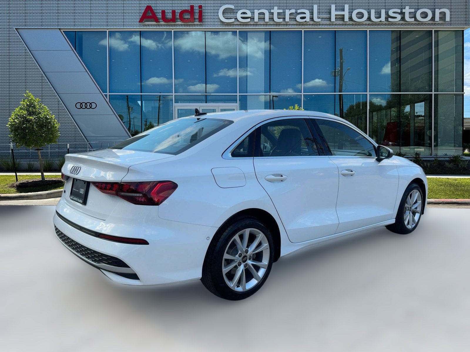 Used 2025 Audi A3 2.0T Premium image 9