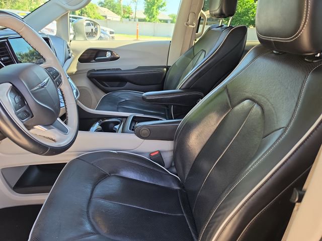 Used 2021 Chrysler Pacifica Limited AWD/4WD image 15