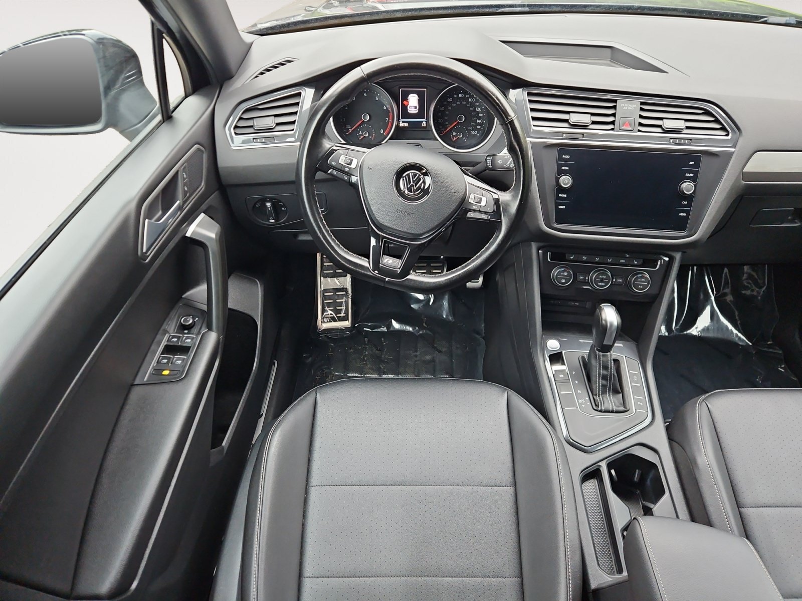Used 2021 Volkswagen Tiguan SE R-Line FWD image 10