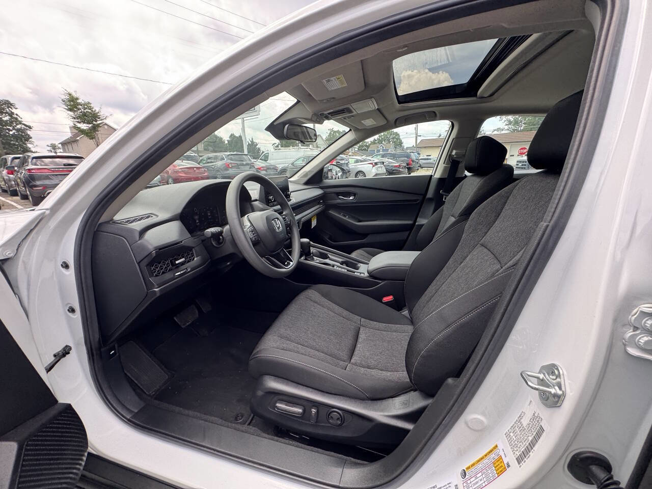 Used 2025 Honda Accord SE image 28