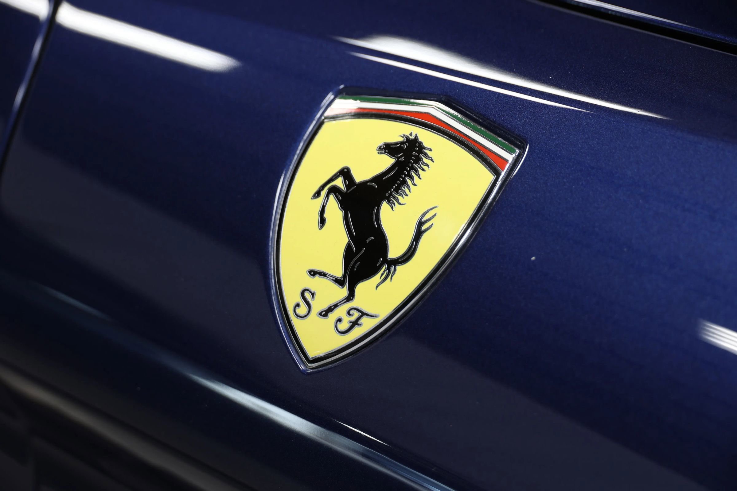 Used 2017 Ferrari California T image 9