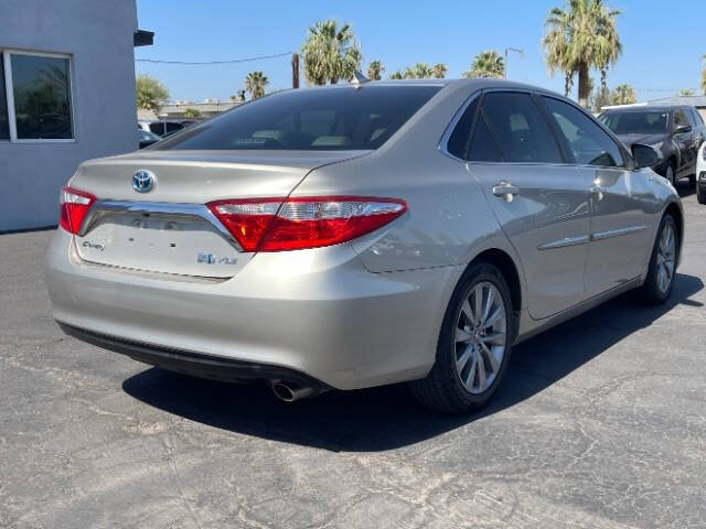 Used 2017 Toyota Camry XLE w/ Moonroof Package FWD image 3