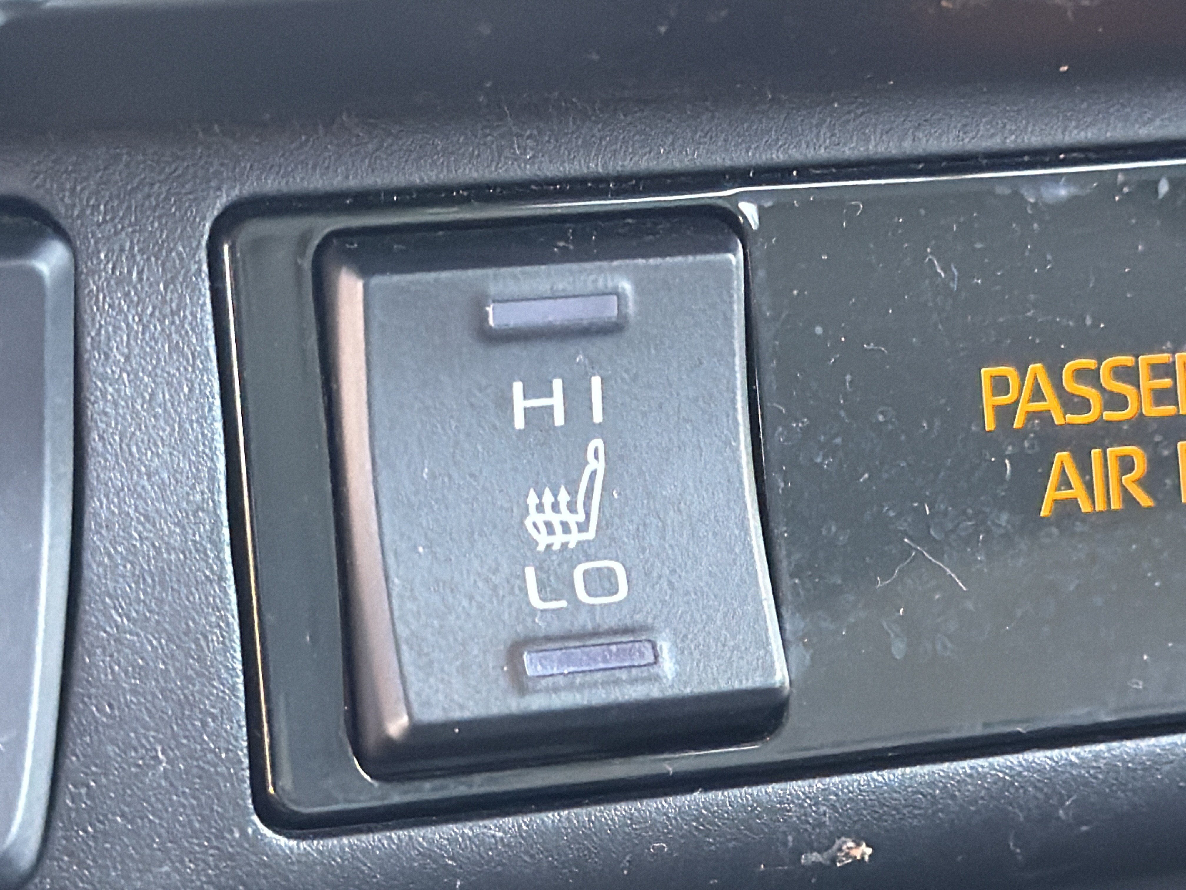 Used 2022 Toyota RAV4 XLE Premium AWD/4WD image 30