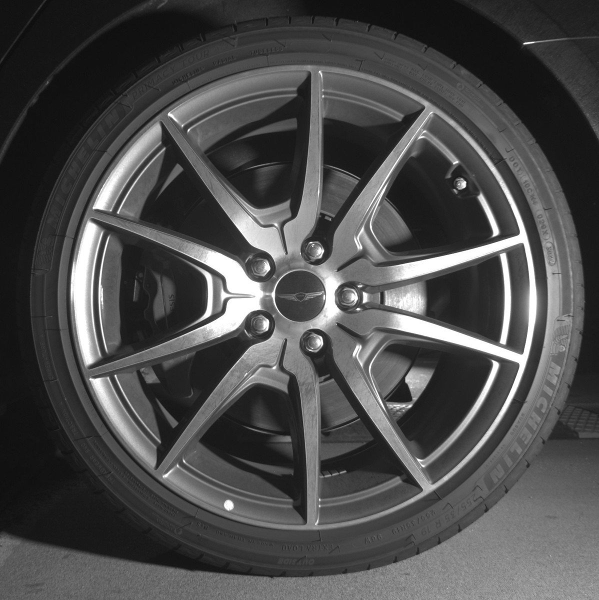 Used 2025 Genesis G70 2.5T AWD/4WD image 14