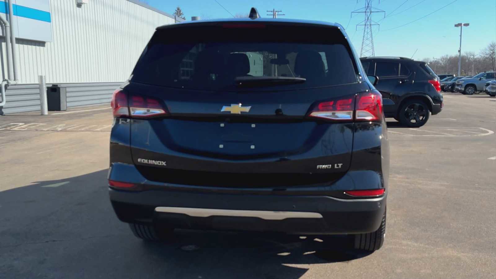 Used 2024 Chevrolet Equinox LT image 3