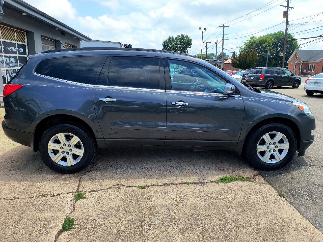 Used 2010 Chevrolet Traverse LT image 20