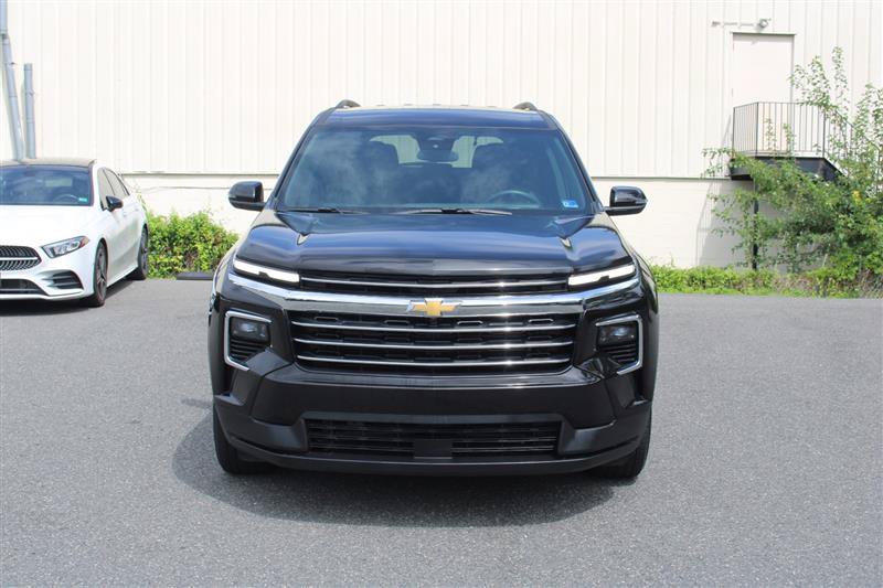 Used 2026 Chevrolet Traverse LT FWD image 3