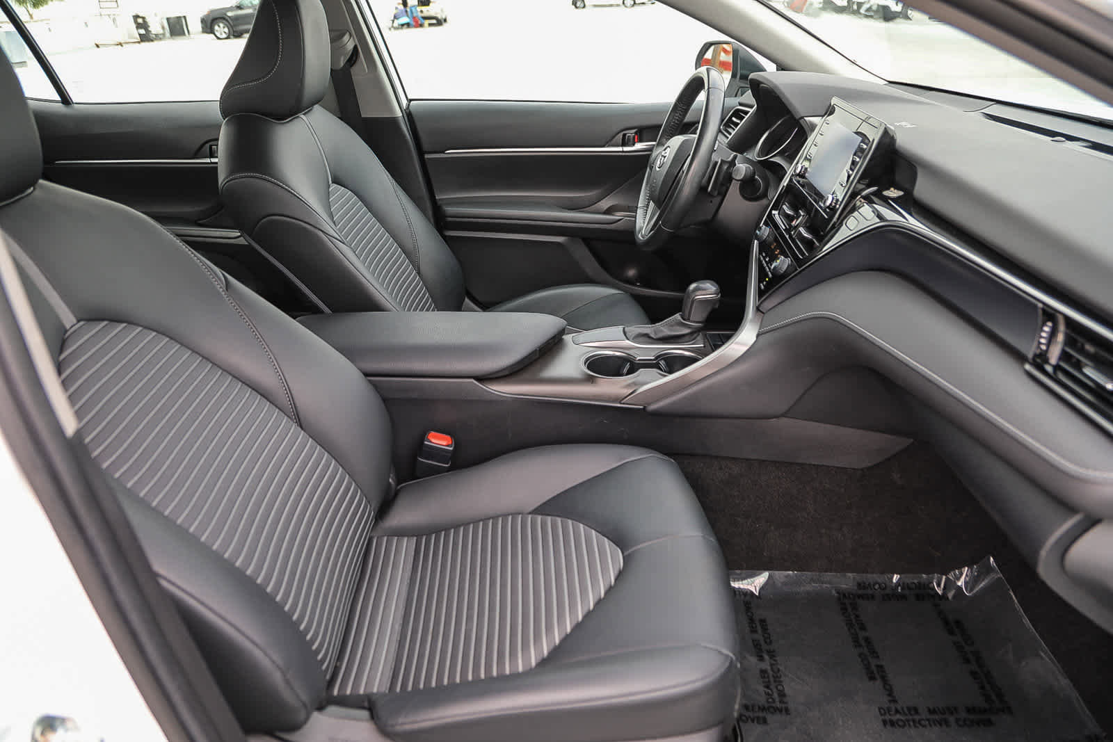 Used 2021 Toyota Camry SE w/ Convenience Package image 16