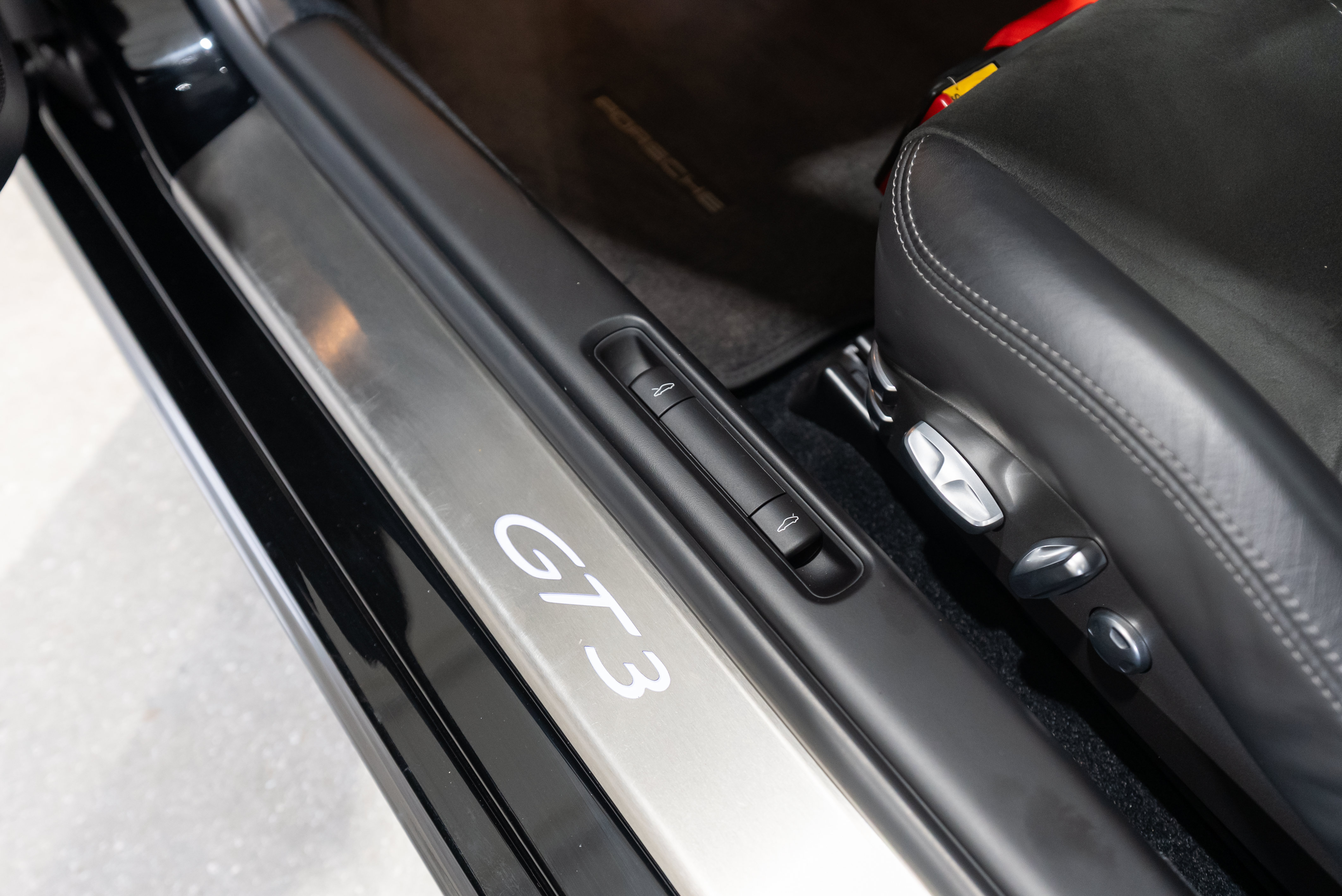 Used 2010 Porsche 911 GT3 RWD image 48