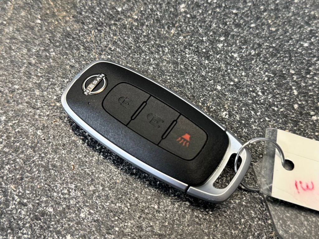 Used 2025 Nissan Kicks SV w/ Charging Package image 33