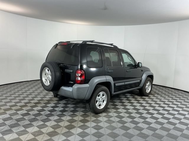 Used 2005 Jeep Liberty Sport AWD/4WD image 5