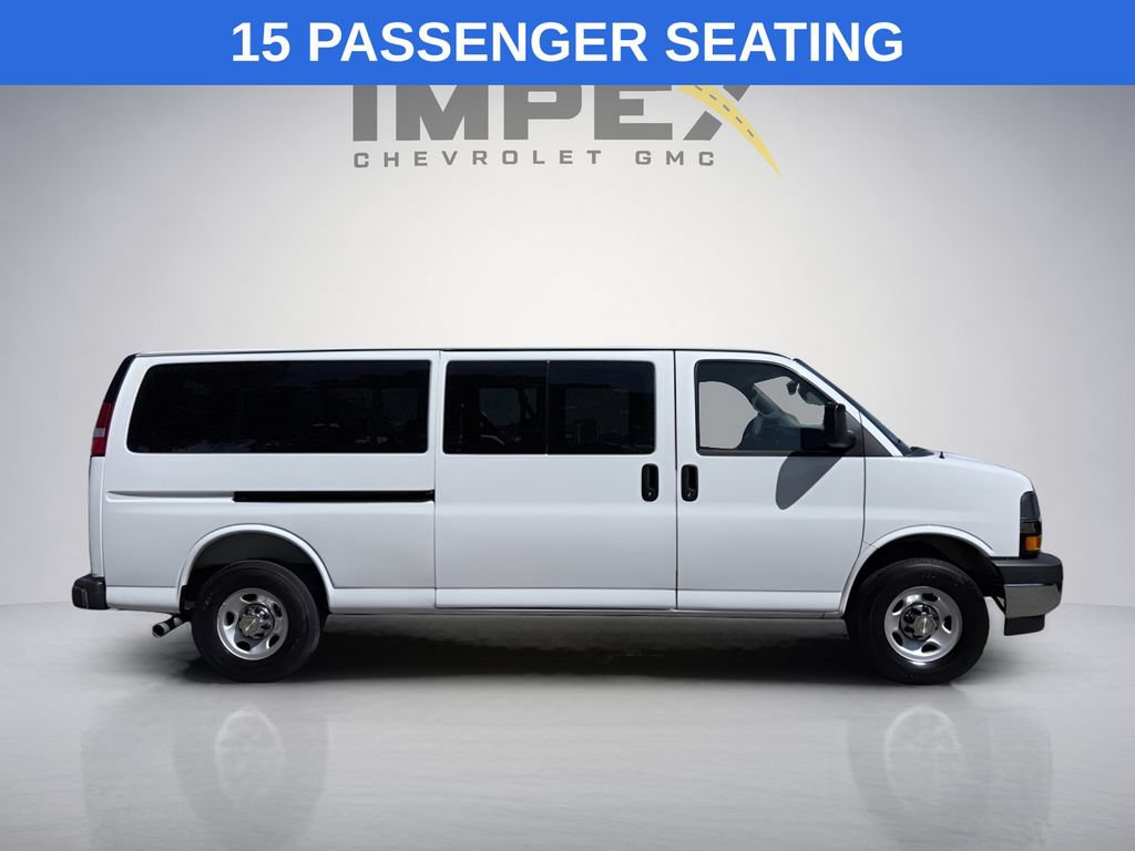 Used 2025 Chevrolet Express 3500 LT w/ LT Preferred Equipment Group RWD image 6