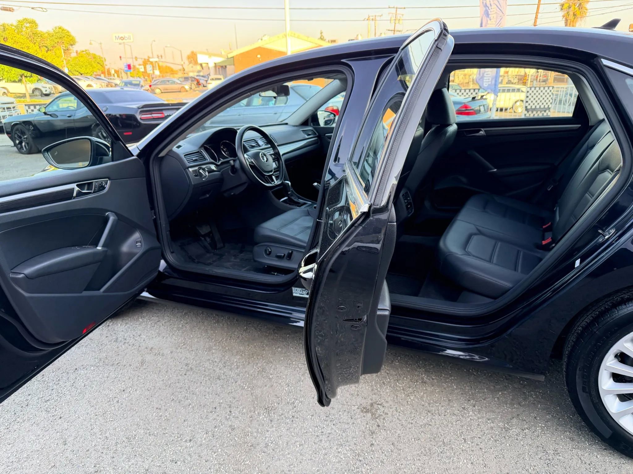 Used 2017 Volkswagen Passat 1.8T SE w/ SE Lighting Package image 28