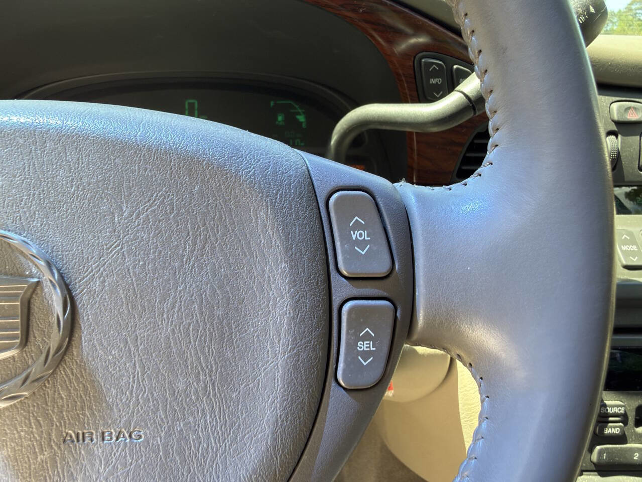 Used 2003 Cadillac De Ville w/ Comfort & Convenience Package FWD image 58