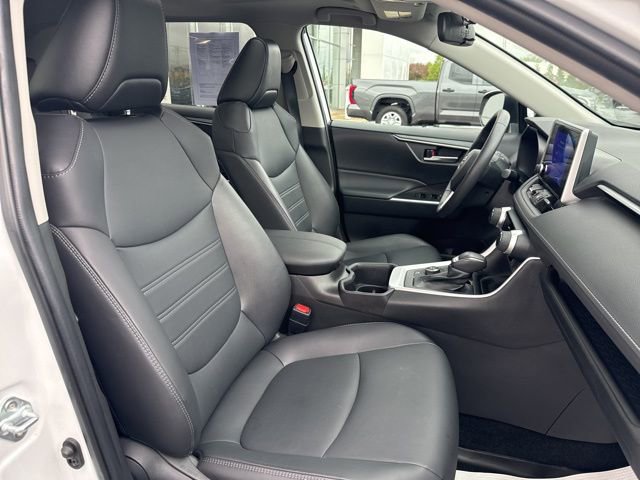 Certified 2023 Toyota RAV4 XLE Premium AWD/4WD image 31