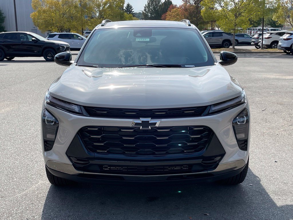 New 2026 Chevrolet Trax ACTIV w/ Driver Confidence Package FWD image 2