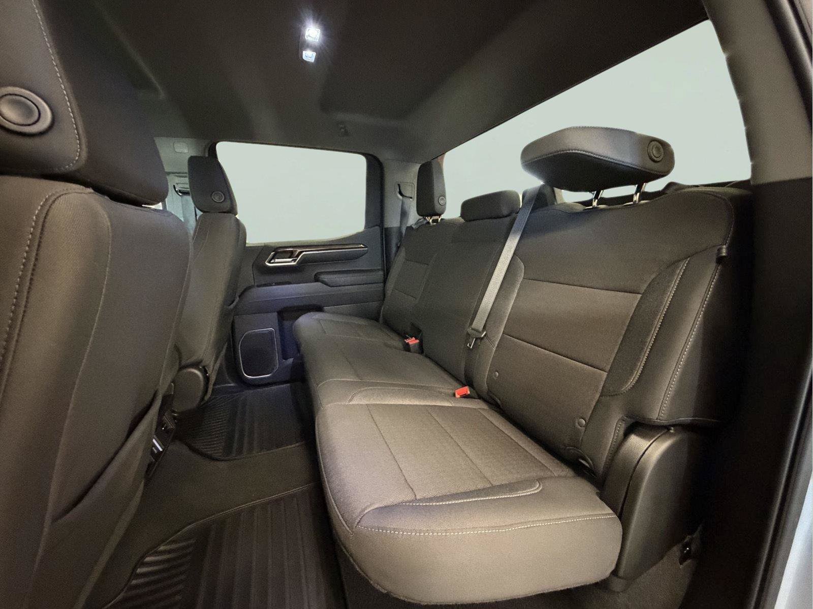 Used 2024 Chevrolet Silverado 1500 LT AWD/4WD image 27