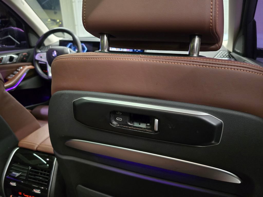 Used 2025 BMW X7 xDrive40i image 37