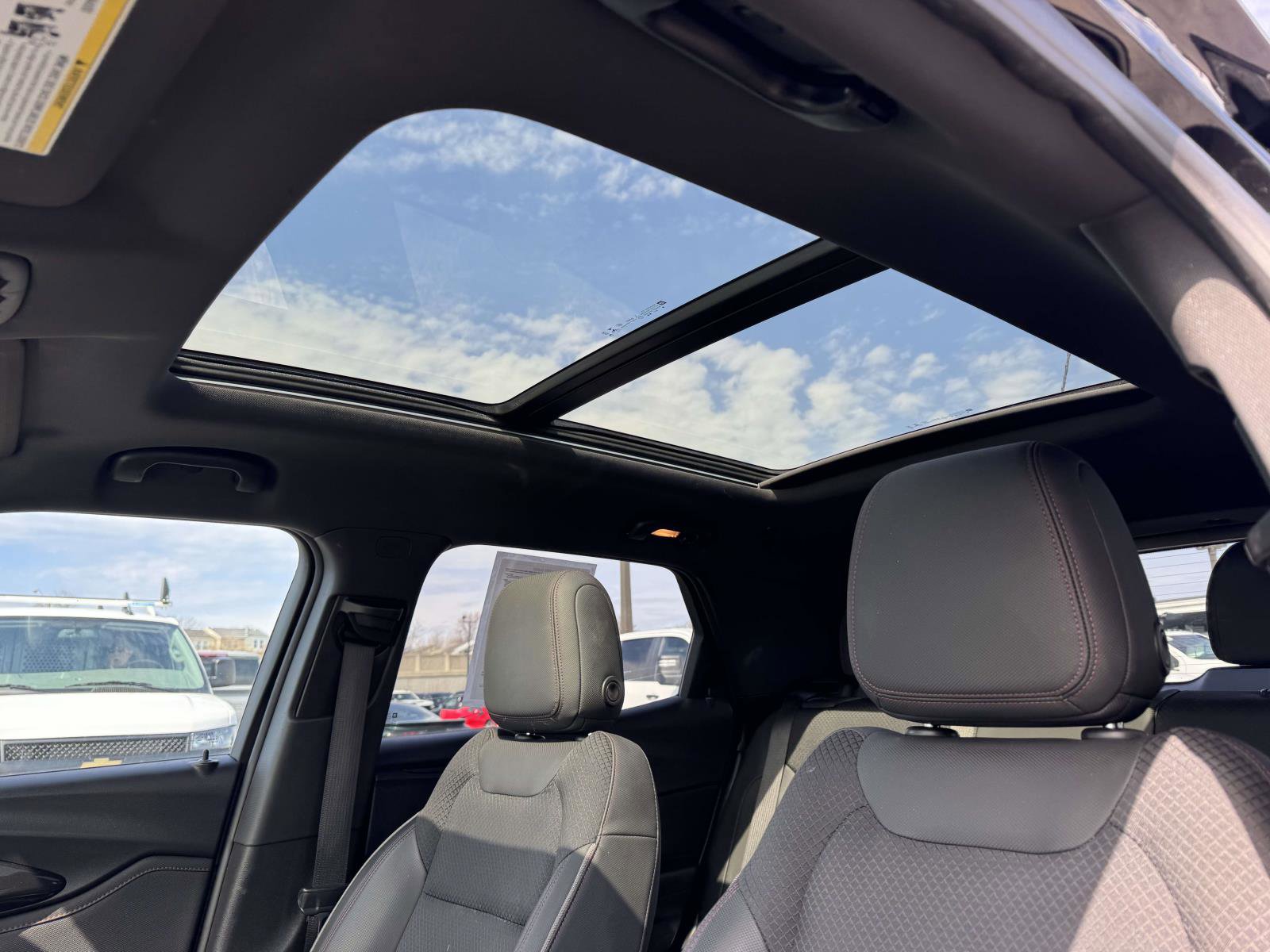 Used 2022 Chevrolet TrailBlazer RS w/ Sun and Liftgate Package AWD/4WD image 22