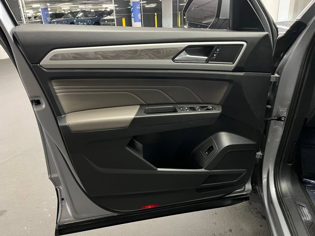 Used 2023 Volkswagen Atlas Cross Sport SE w/ Panoramic Sunroof Package image 20