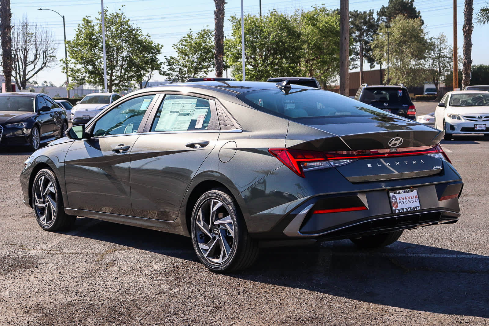 New 2026 Hyundai Elantra Limited FWD image 9