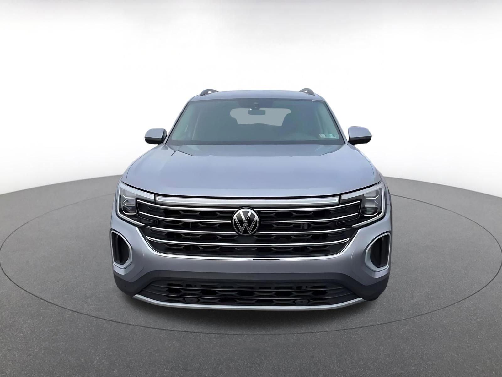 Used 2025 Volkswagen Atlas SE image 4