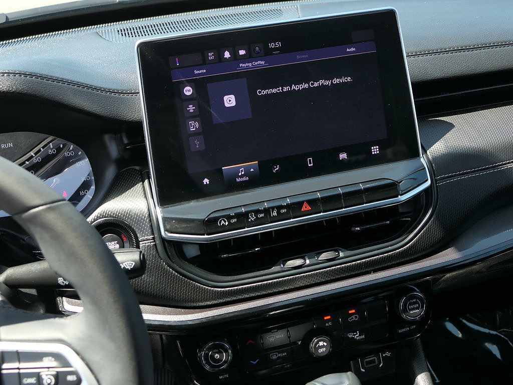 Used 2022 Jeep Compass Latitude FWD image 18