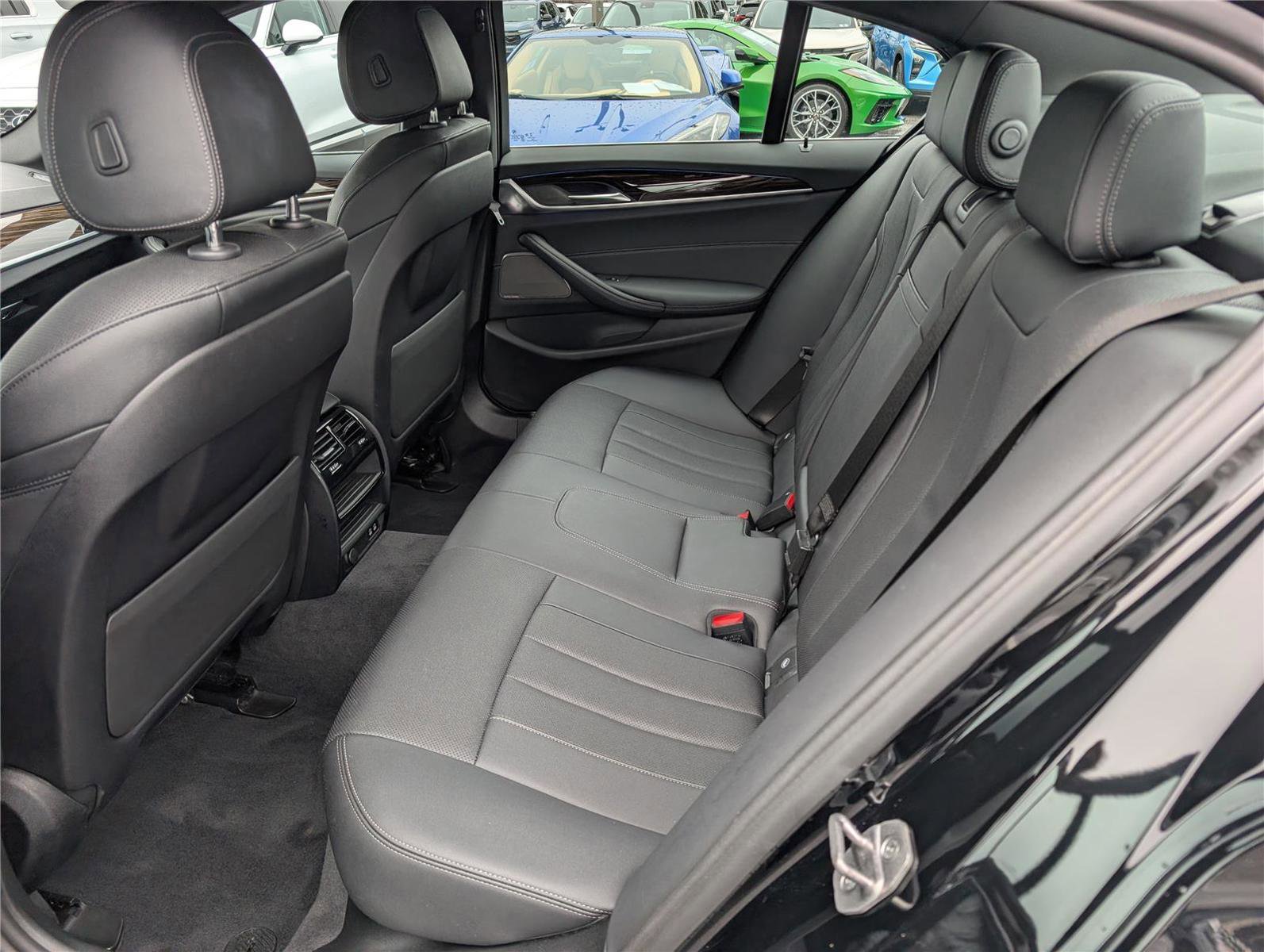 Used 2022 BMW 530i xDrive w/ Premium Package image 15